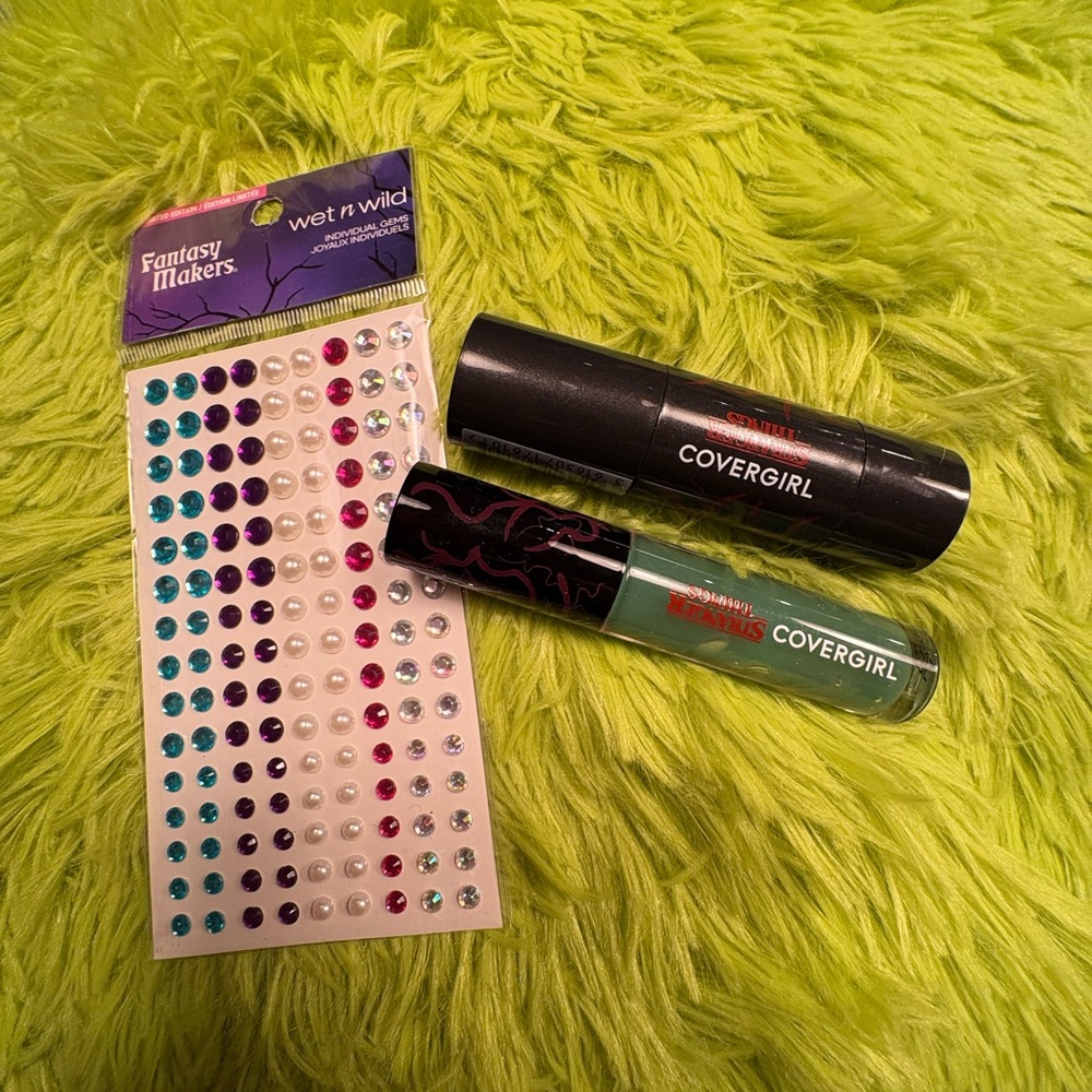 COVERGIRL Black and Mint Lipstick Duo